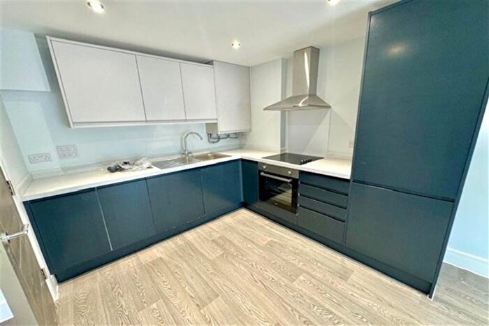 1 Bedroom Flat To Rent In Canal Walk, Clarendon Apartments Canal Walk, SO14