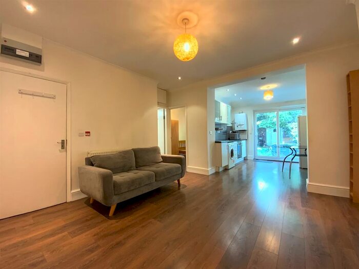 1 Bedroom Flat To Rent In Gunnersbury Avenue, Acton, W3