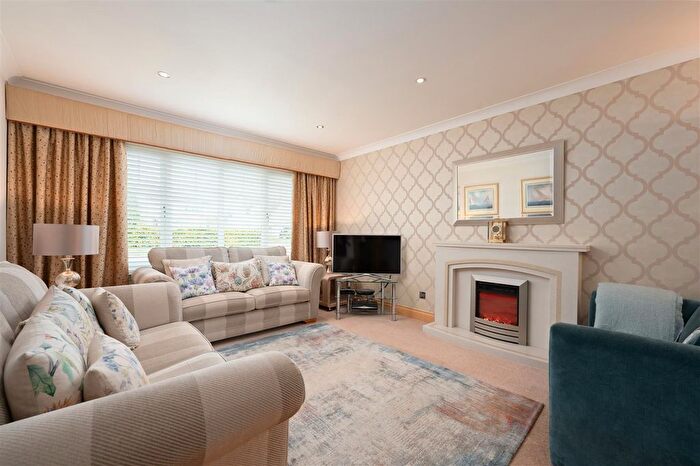 4 Bedroom Detached House For Sale In Manor Gardens, Dunfermline, KY11