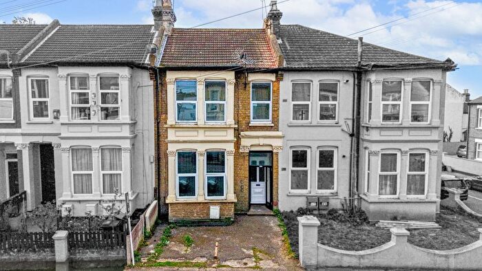 1 Bedroom Flat To Rent In York Road, Southend-On-Sea, SS1