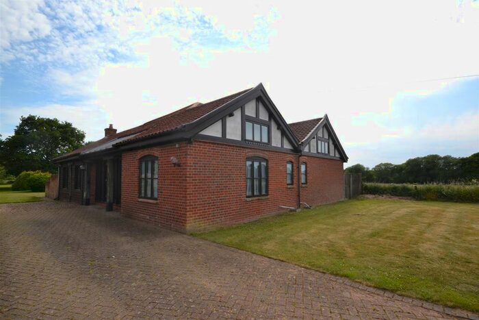 4 Bedroom Detached House For Sale In Pitts Hill, Saxlingham Nethergate, Norwich, NR15