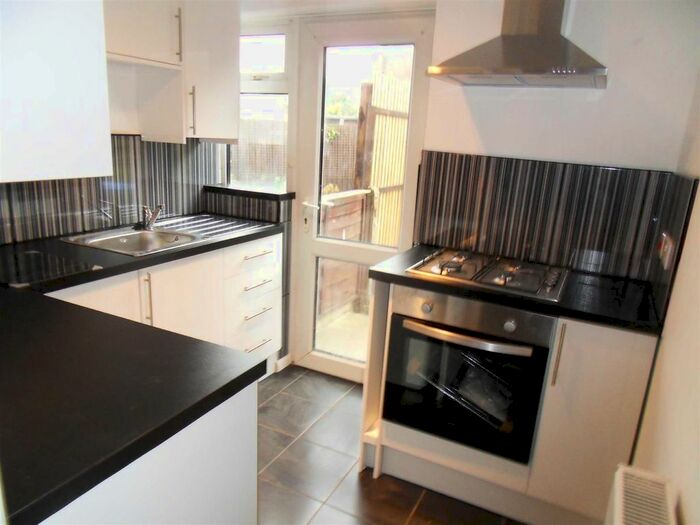 2 Bedroom Flat To Rent In Station Approach Road, Ramsgate, CT11