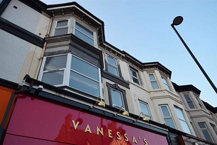 2 Bedroom Flat To Rent In South Road, Waterloo, Liverpool, L22