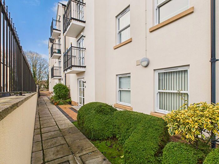 2 Bedroom Flat For Sale In Hafan Tywi, The Parade, Carmarthen, SA31