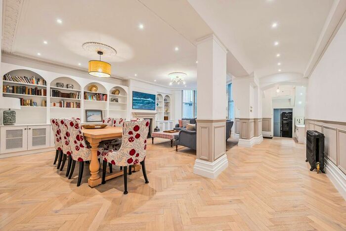 2 Bedroom Flat To Rent In Cornwall Gardens, South Kensington, London, SW7