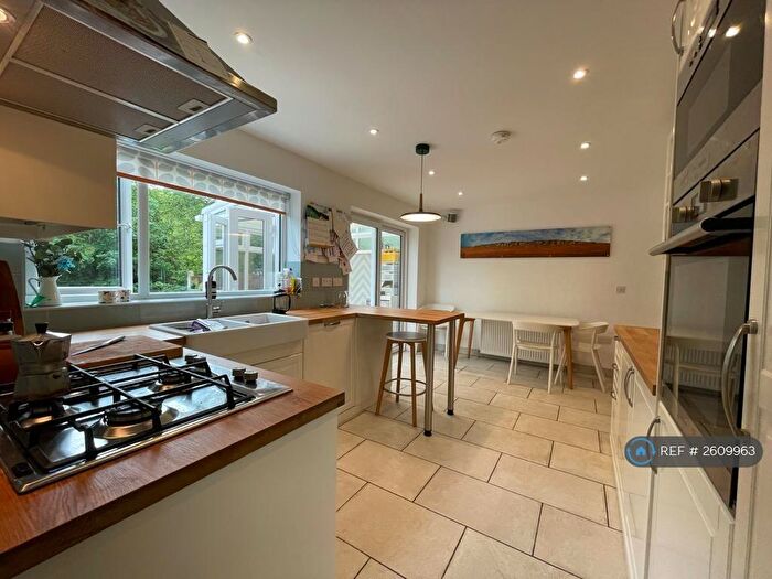 4 Bedroom Semi-Detached House To Rent In Totley Brook Road, Sheffield, S17
