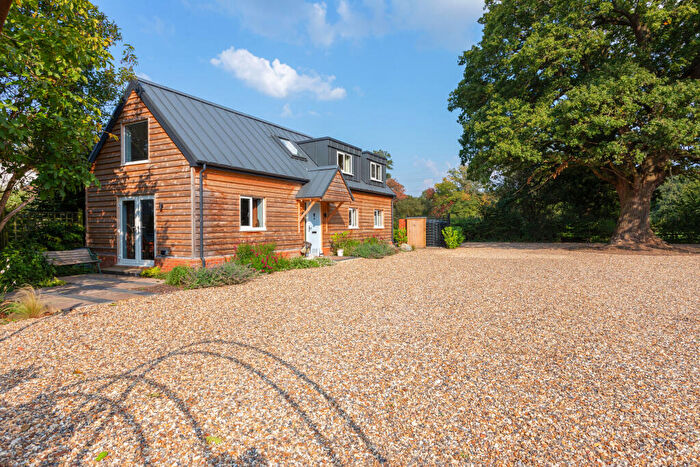 5 Bedroom Detached House For Sale In Beenhams Heath, Reading, RG10