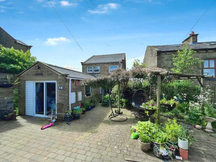 3 Bedroom Detached House For Sale In Wainscot Close, Hebden Bridge, West Yorkshire, HX7