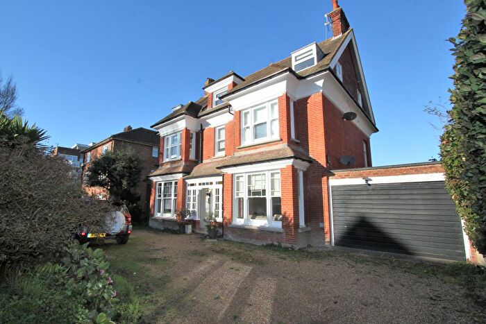 3 Bedroom Flat For Sale In Silverdale Road, Eastbourne, BN20