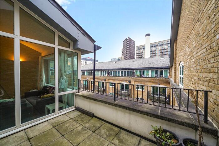 2 Bedroom Duplex For Sale In The Grainstore, Western Gateway, London, E16