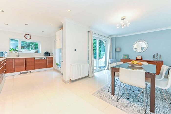 5 Bedroom Detached House For Sale In Kirby Close, Northwood, HA6