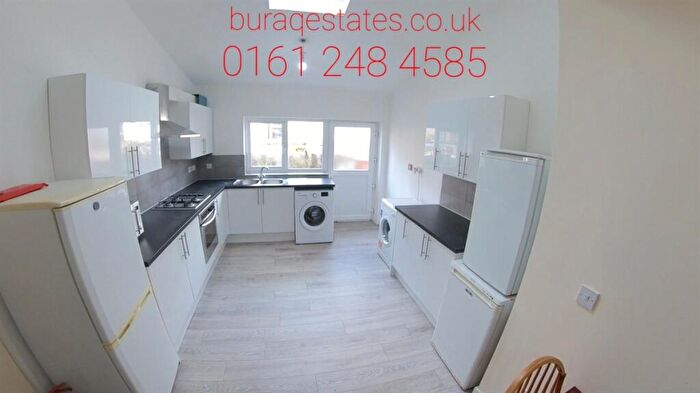 7 Bedroom Flat To Rent In Booth Avenue, Manchester, M14