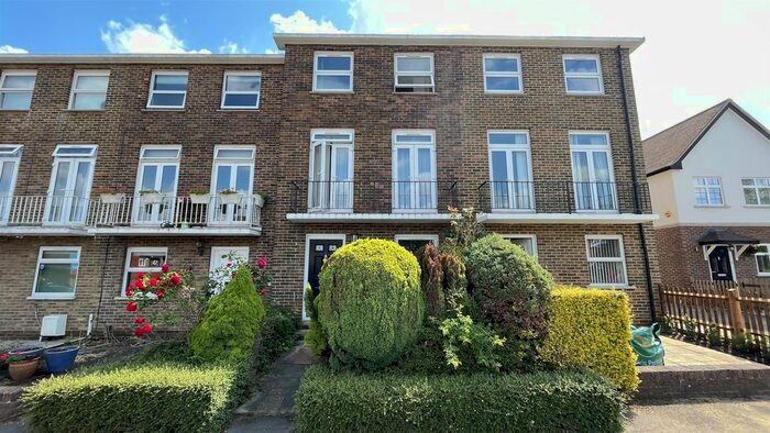 2 Bedroom Town House To Rent In Manor Road, Cheam, SM2