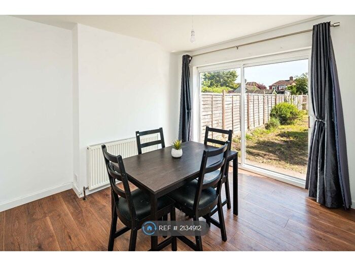 3 Bedroom Semi-Detached House To Rent In Woolwich Road, London, SE2