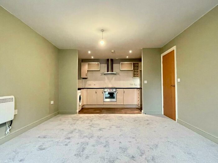 2 Bedroom Apartment To Rent In Montgomery Avenue, Leeds, LS16