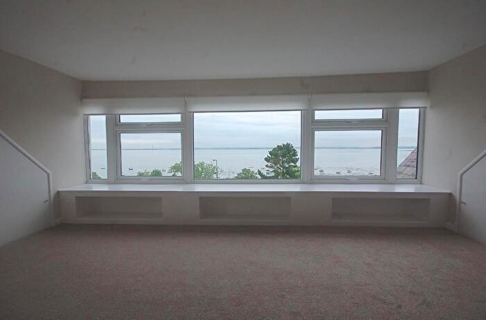 1 Bedroom Flat To Rent In Cliff Parade, Leigh-On-Sea, SS9