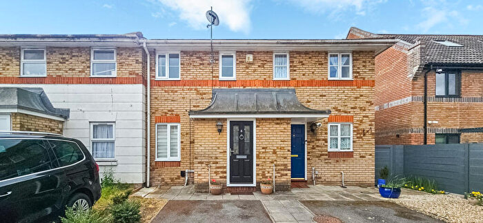 2 Bedroom Terraced House For Sale In Canning Town, London, E16