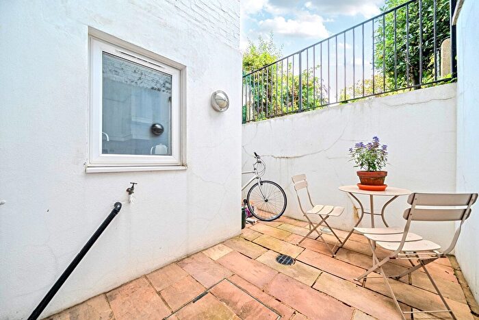 1 Bedroom Flat For Sale In Fernlea Road, Balham, London, SW12