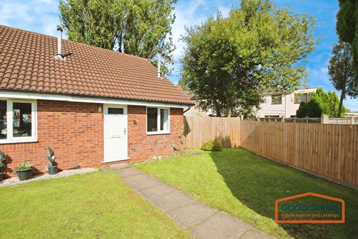 1 Bedroom Bungalow To Rent In Snowdon Way, Wolverhampton, WV10