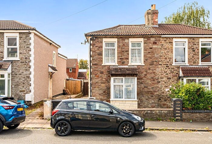 3 Bedroom Semi-Detached House For Sale In Ridgeway Road, Bristol, BS16