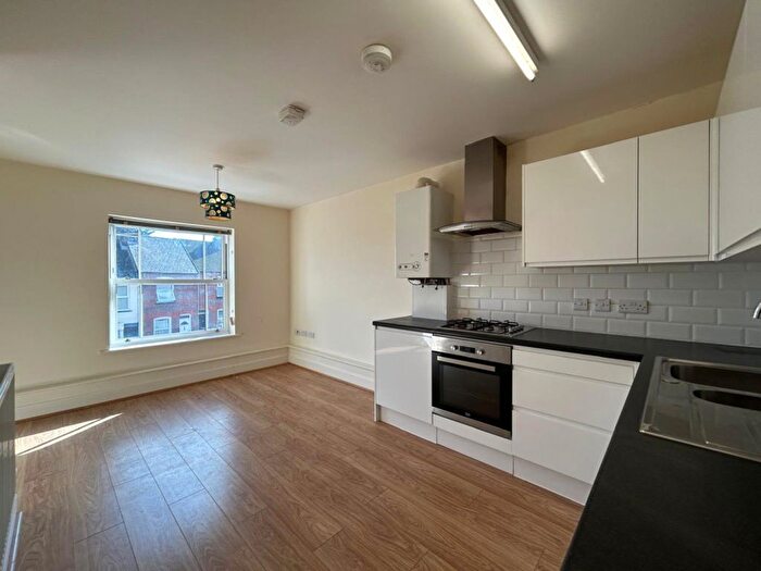 1 Bedroom Flat To Rent In Caledonian House, Luton, Bedfordshire, LU1