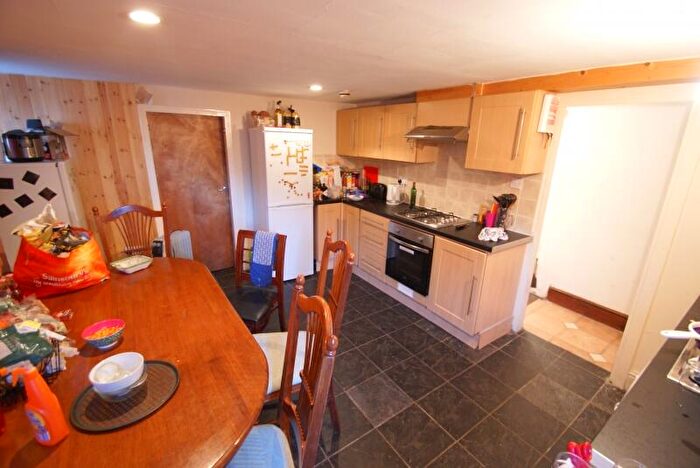 7 Bedroom Terraced House To Rent In Brudenell Road, Hyde Park, Leeds, LS6