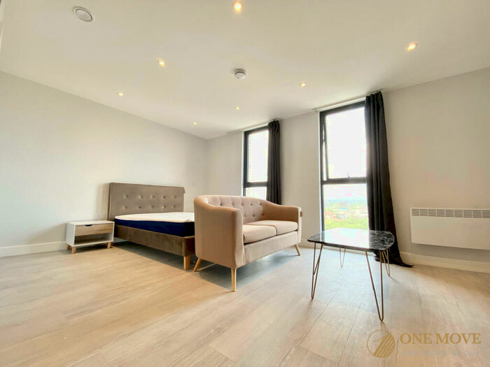 Apartment To Rent In Regent Plaza, Salford, M5