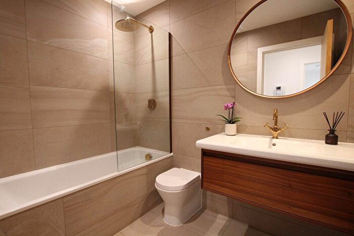 2 Bedroom Apartment To Rent In Deansgate, Manchester, NO1