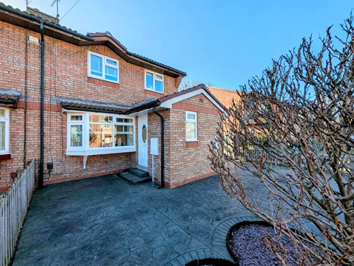 3 Bedroom Semi Detached House For Sale In Salcombe Avenue, Jarrow, NE32
