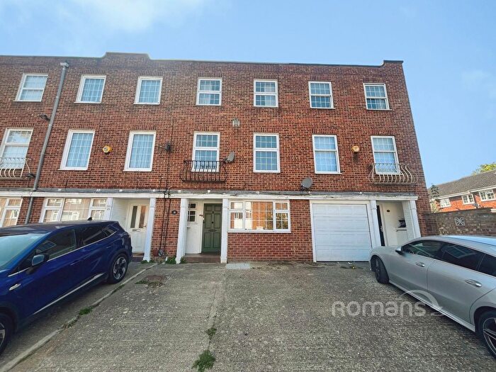 4 Bedroom Terraced House For Sale In Wayside Mews, Maidenhead, SL6