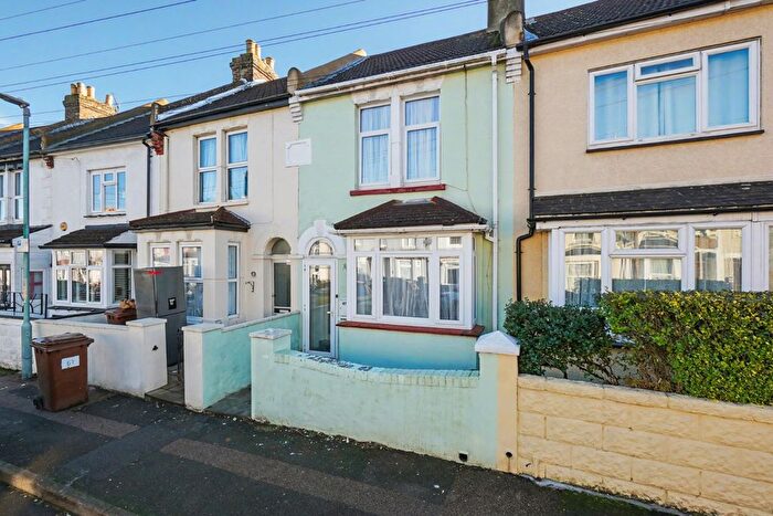 2 Bedroom Terraced House For Sale In Longfellow Road, Gillingham, ME7