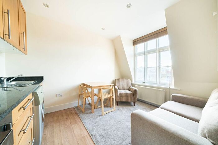 1 Bedroom Flat To Rent In Fulham Park Gardens, London, SW6