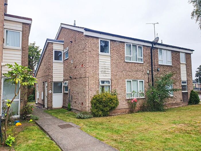 2 Bedroom Flat To Rent In Poplar Court, Sutton-On-Hull, Hull, East Riding Of Yorkshi, HU7