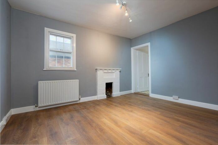 3 Bedroom Flat To Rent In London Road, Riverhead, TN13