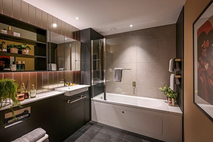 2 Bedroom Flat For Sale In Mary Neuner Road, London, N8