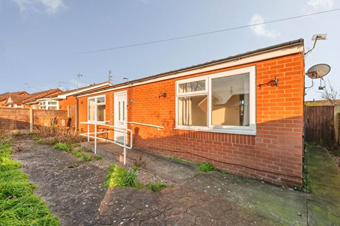 2 Bedroom Detached House For Sale In Kinross Crescent, Nottingham, Nottinghamshire, NG8