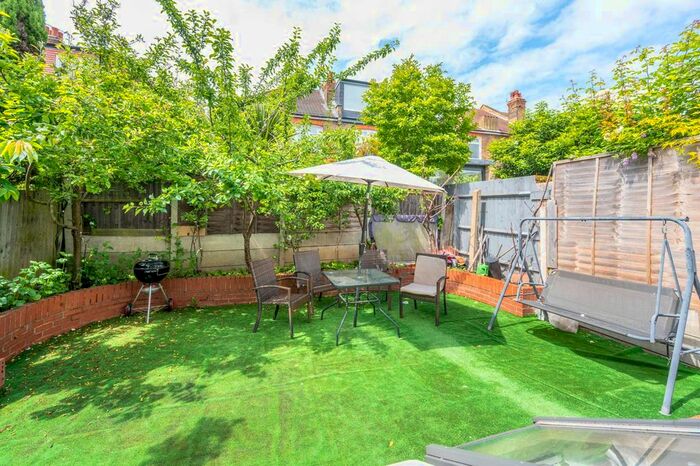 4 Bedroom Detached House For Sale In St Dunstans Avenue, Acton, London, W3