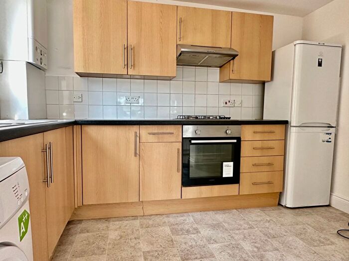 2 Bedroom Flat To Rent In Maple Road, London, SE20