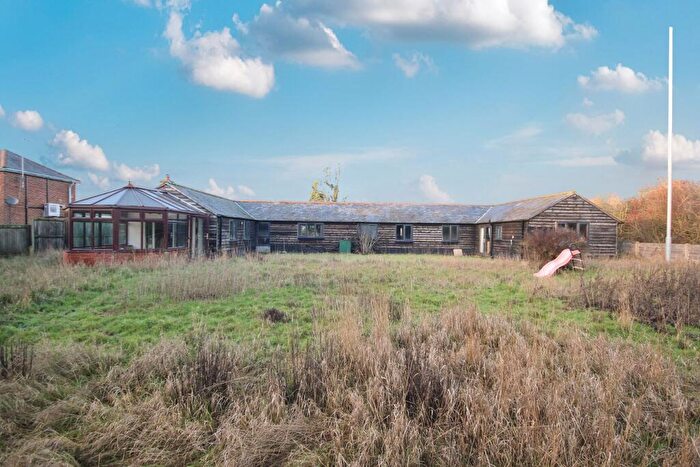 4 Bedroom Barn Conversion For Sale In Clockcase Road, Clenchwarton, King'S Lynn, PE34