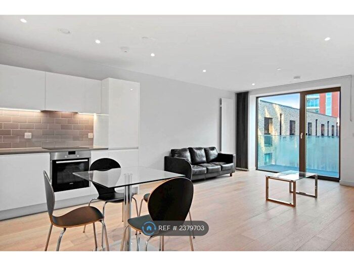 1 Bedroom Flat To Rent In Fairwater House, London, E16