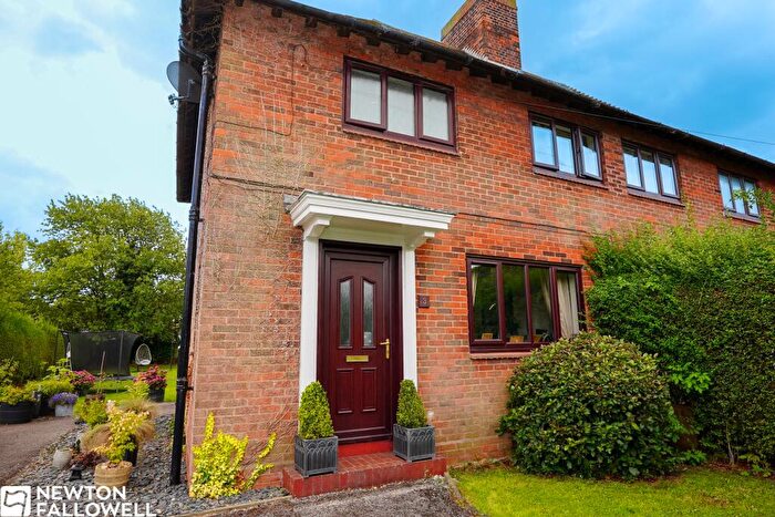 3 Bedroom Semi-Detached House For Sale In Simon Close, Woodbeck, DN22