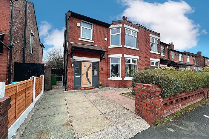 3 Bedroom Semi Detached House For Sale In Barnsfold Avenue, Fallowfield, M14