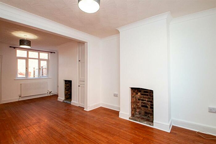 3 Bedroom Terraced House To Rent In Wood Street, New Bradwell, Milton Keynes, MK13