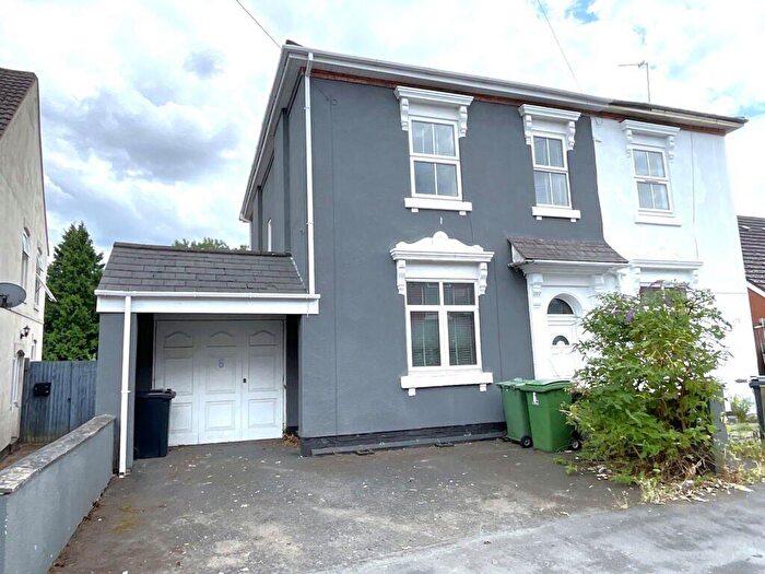 3 Bedroom Semi Detached House For Sale In Highfield Road, Halesowen, West Midlands, B63