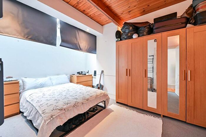 2 Bedroom Flat To Rent In Draymans Mews, Peckham Rye, London, SE15