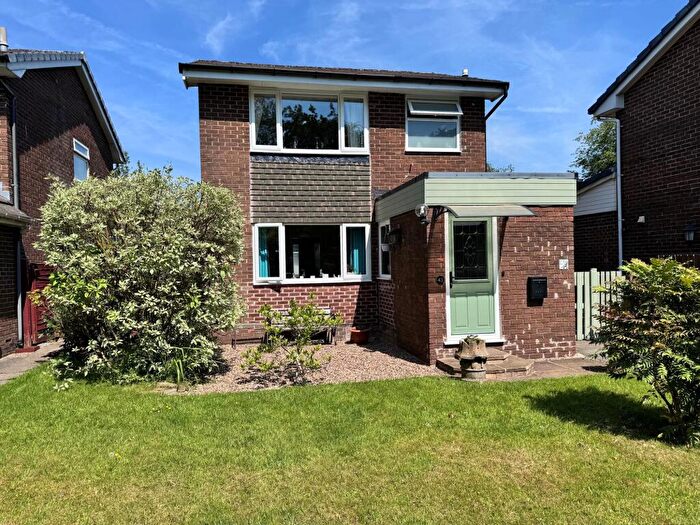3 Bedroom Detached House For Sale In Long Lane, Chapel-En-Le-Frith, SK23