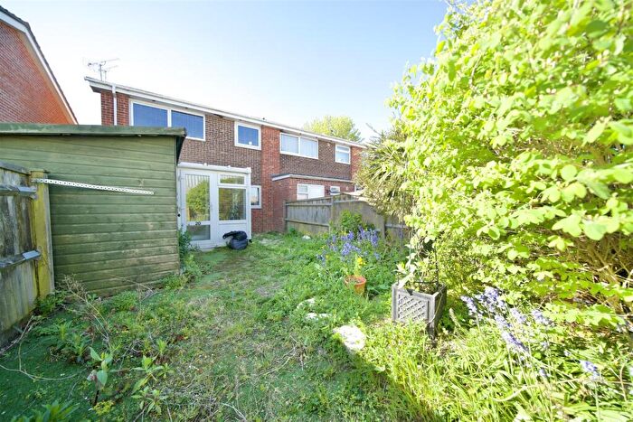 1 Bedroom Apartment For Sale In Gloucester Close, Charlestown, Weymouth, DT4