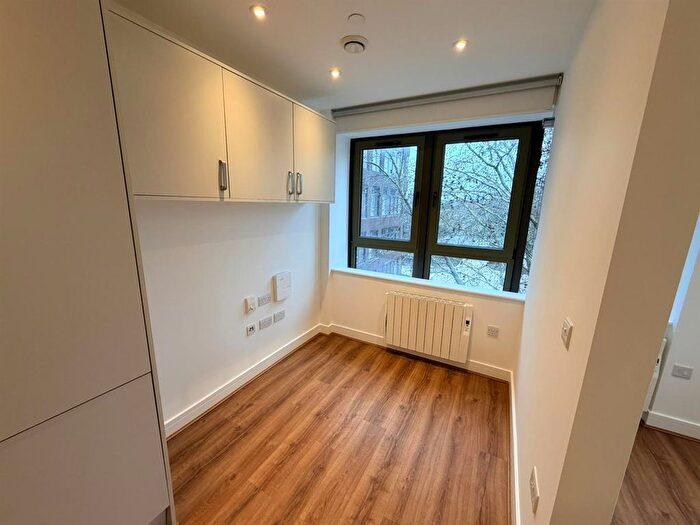 Studio To Rent In High Street, Feltham, TW13