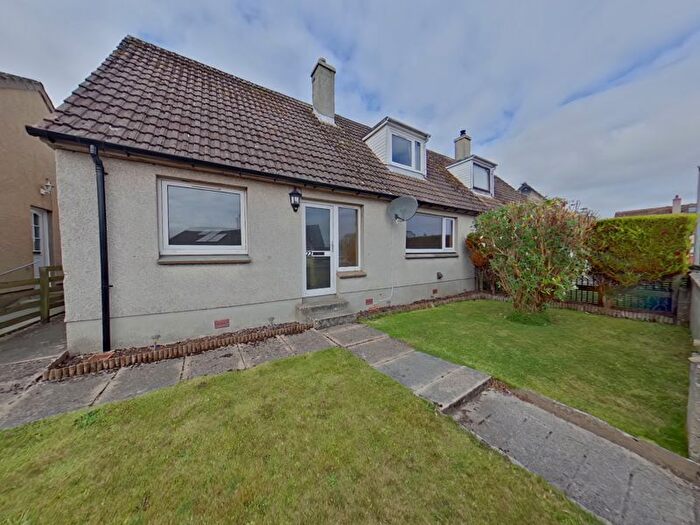 3 Bedroom Semi-Detached House For Sale In The Crescent, Thurso, KW14