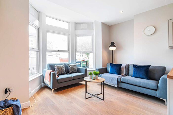 6 Bedroom House To Rent In Cardigan Road, Leeds, LS6